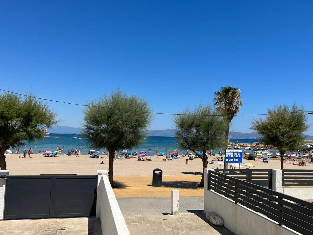 Apartamento En La Playa. Free Parking. Free Wifi L' Escala Екстериор снимка