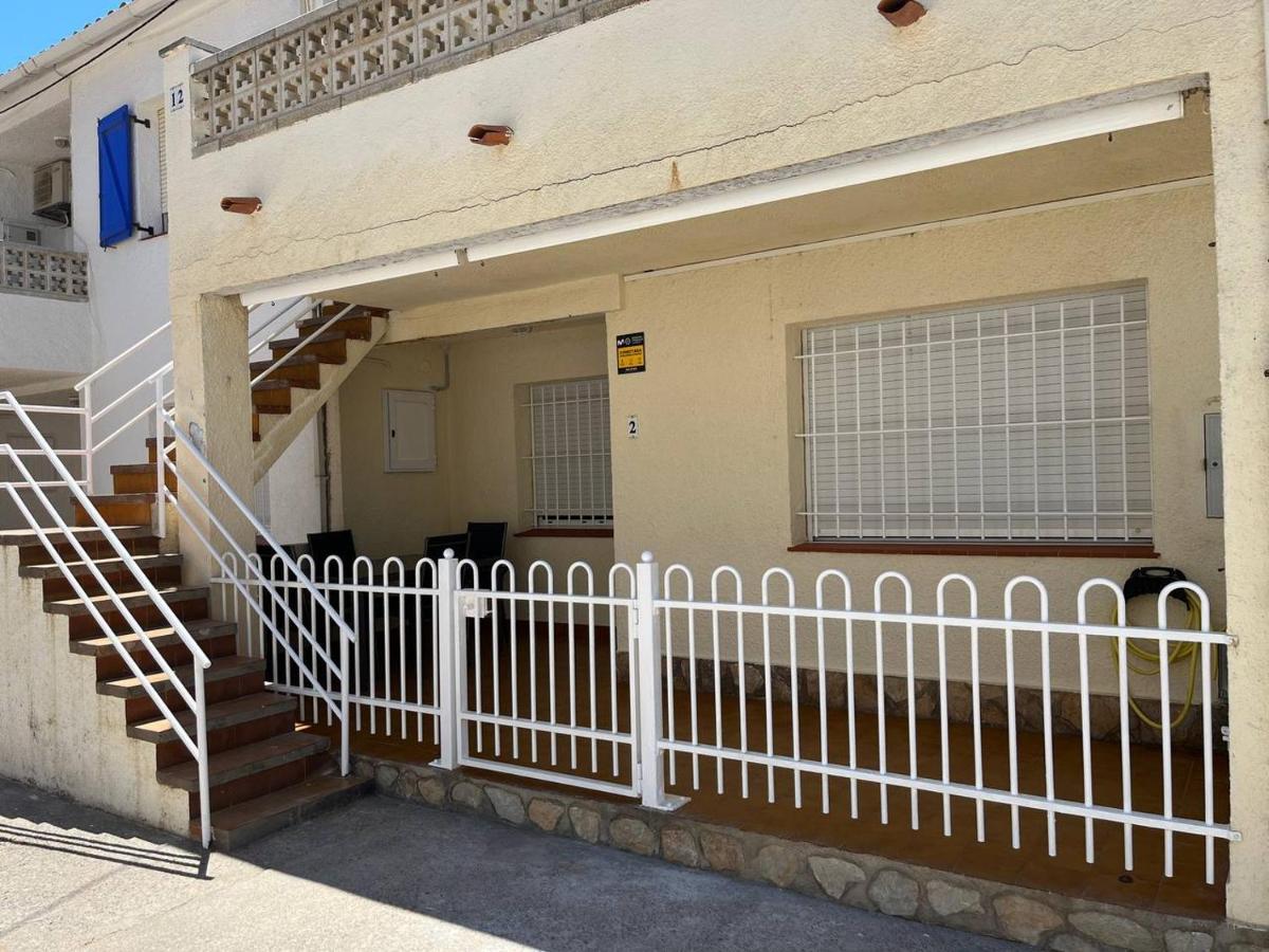 Apartamento En La Playa. Free Parking. Free Wifi L' Escala Екстериор снимка