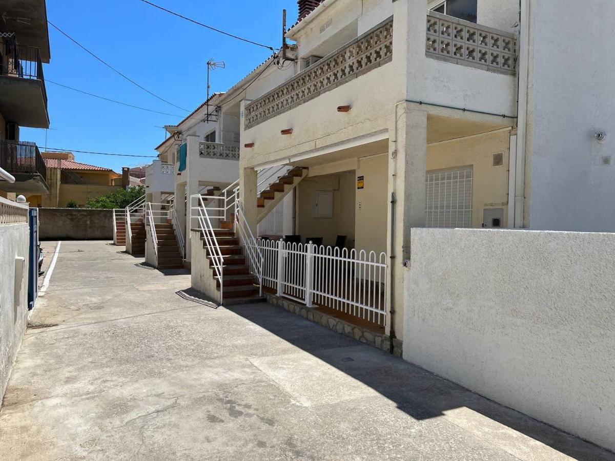 Apartamento En La Playa. Free Parking. Free Wifi L' Escala Екстериор снимка