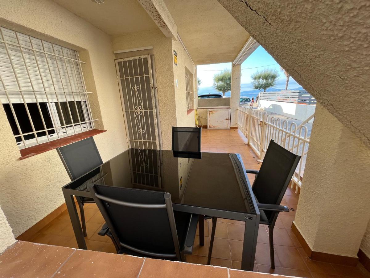 Apartamento En La Playa. Free Parking. Free Wifi L' Escala Екстериор снимка